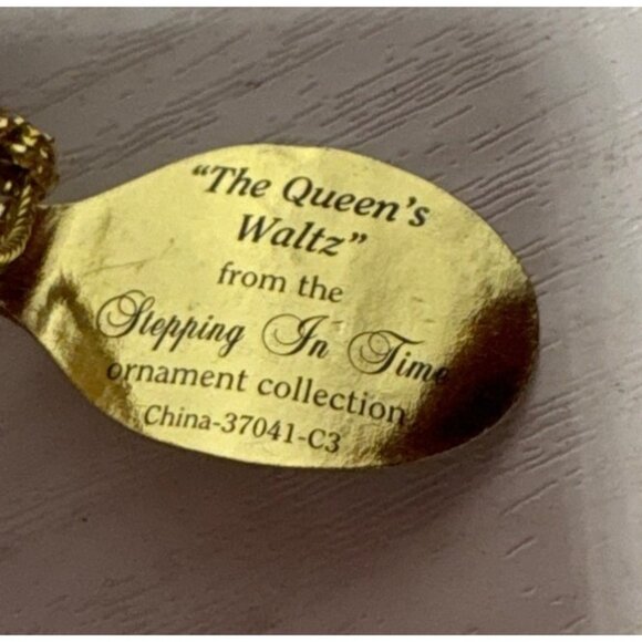 Ashton Drake The Queens Waltz Shoe Ornament Stepping In Time Collection Green - Picture 5 of 9